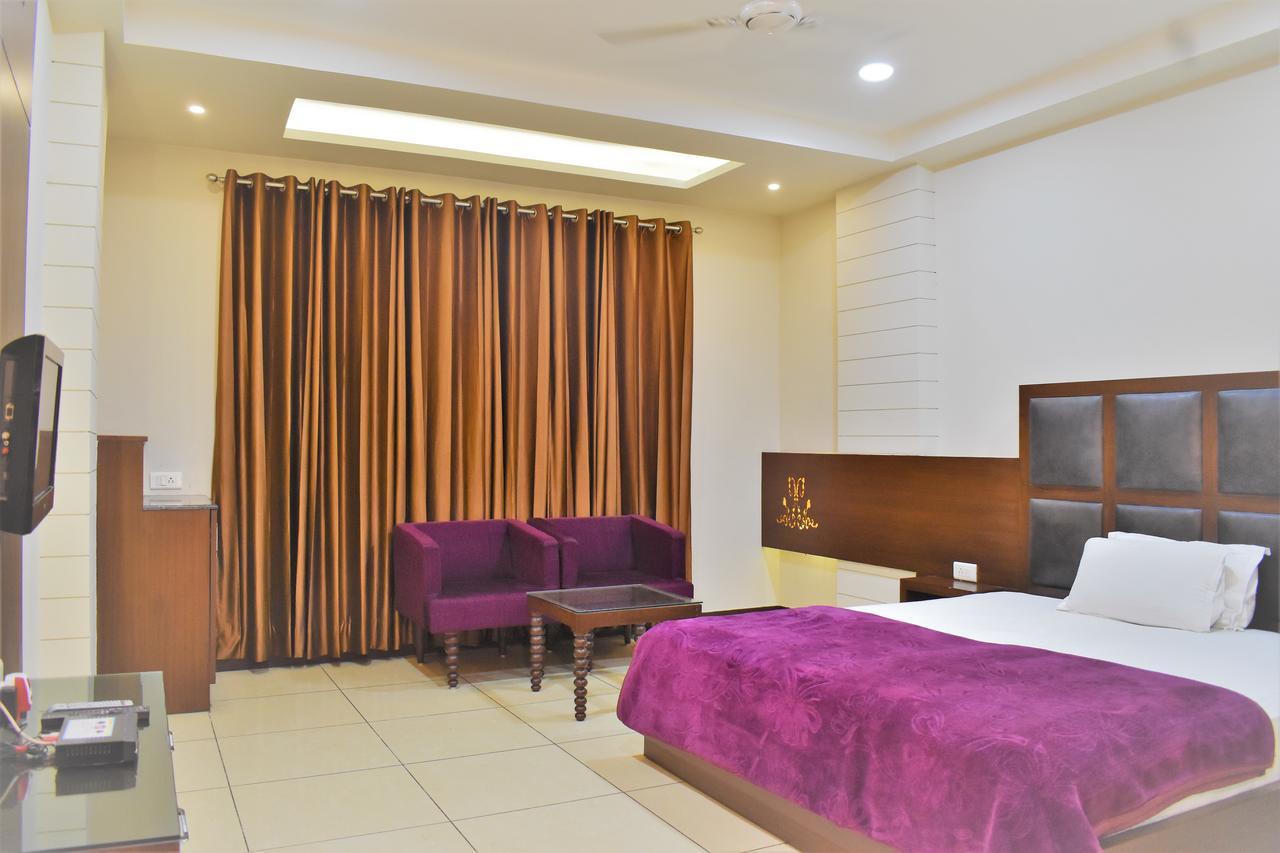 Hotel Ashish Continental Phagwāra Kültér fotó
