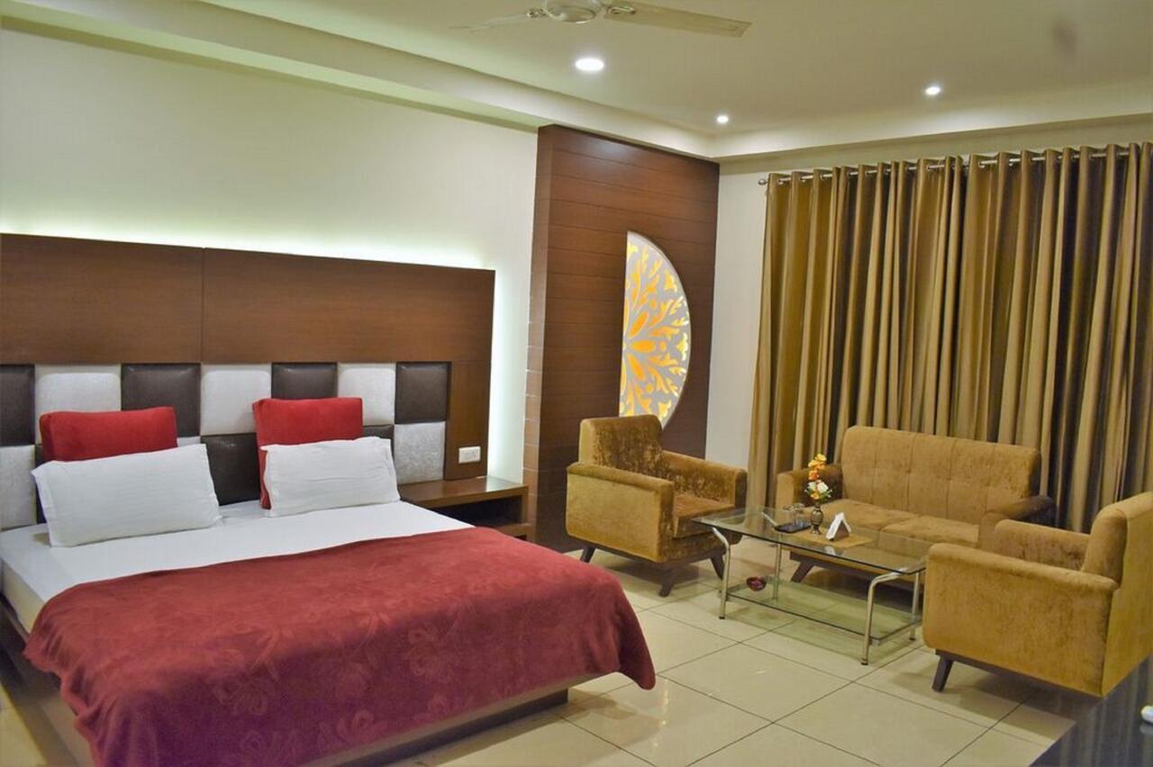 Hotel Ashish Continental Phagwāra Kültér fotó