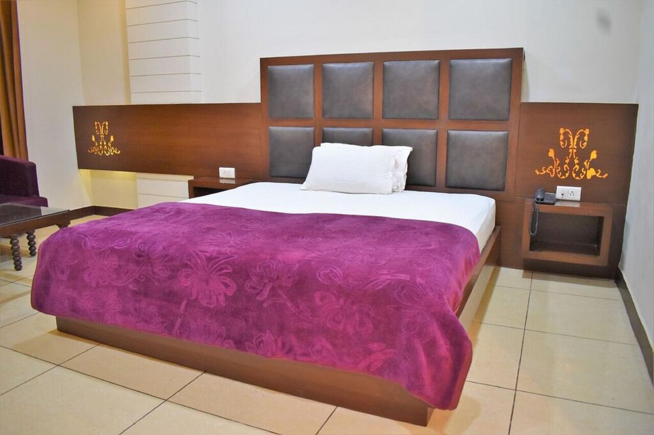Hotel Ashish Continental Phagwāra Kültér fotó