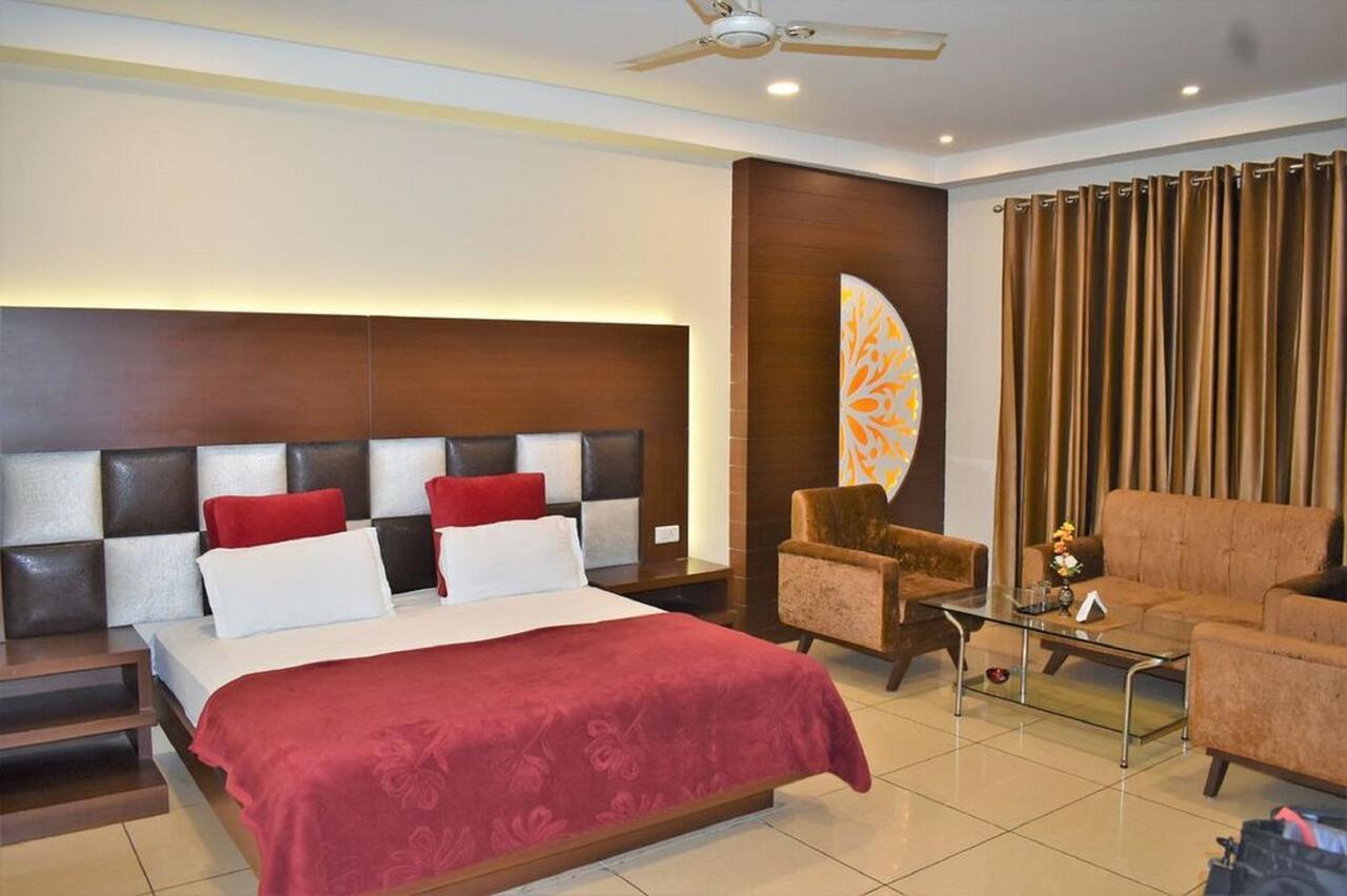 Hotel Ashish Continental Phagwāra Kültér fotó